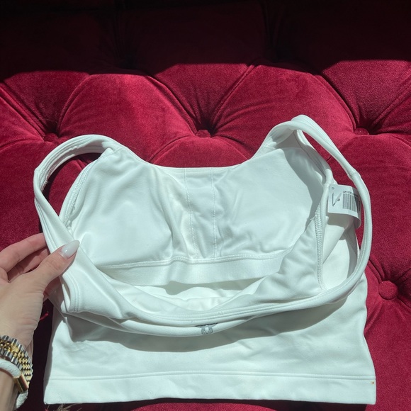 ARITZIA TNA sport tennis top high quality XS white - Picture 7 of 7